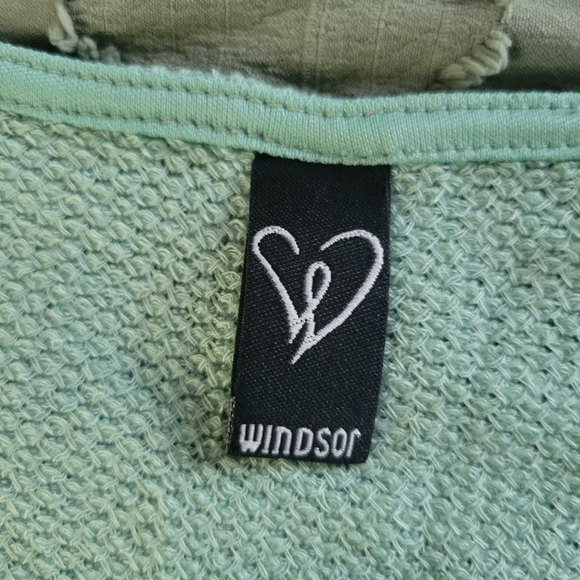 Windsor, low-cut long sleeve cropped blouse- small - Picture 2 of 3